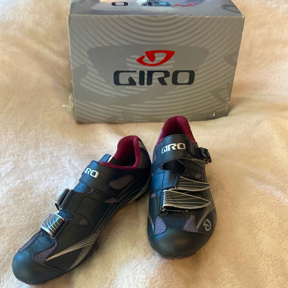 Giro women’s bike shoes size 42EU and clips